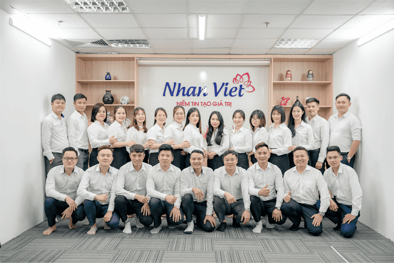 Cán bộ nhân viên Nhân Việt Group